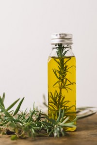 rosemary-olive-oil-bottle-vertical-shot_200x300